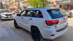 جیپ گراند شیرۆکی